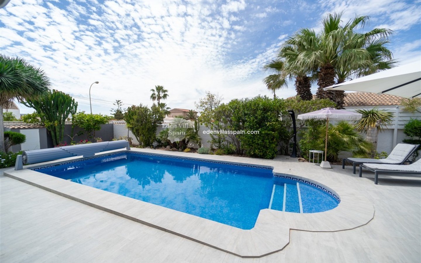 Resale - Urbanisation detached Villa - Torrevieja