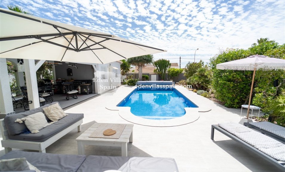 Resale - Urbanisation detached Villa - Torrevieja