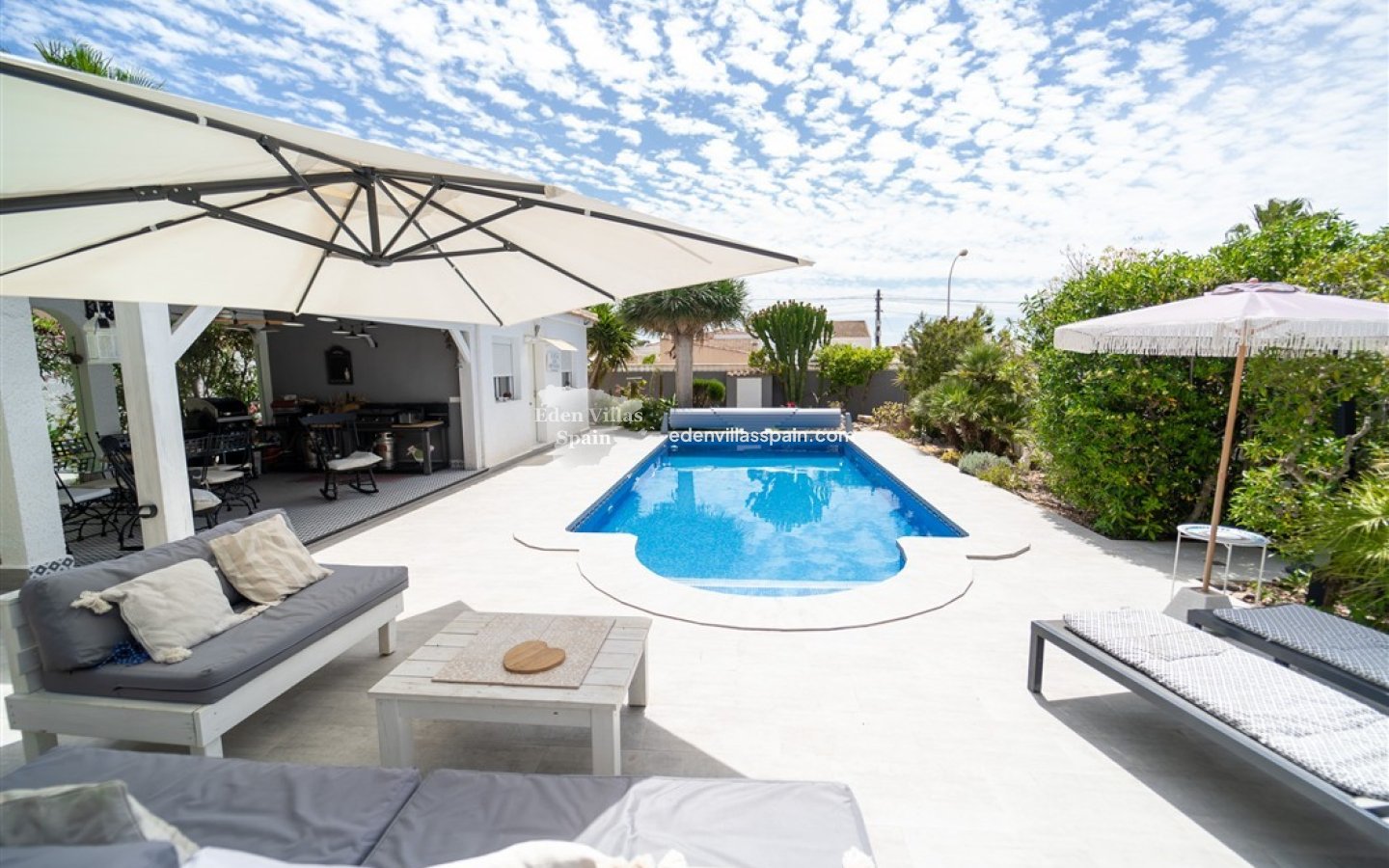 Resale - Urbanisation detached Villa - Torrevieja