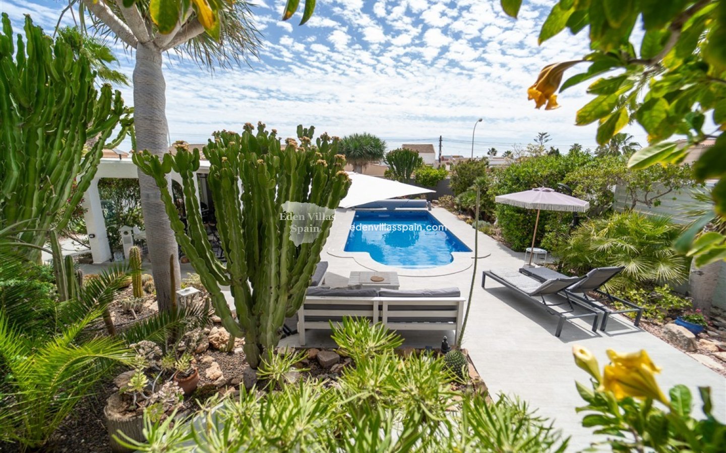 Resale - Urbanisation detached Villa - Torrevieja