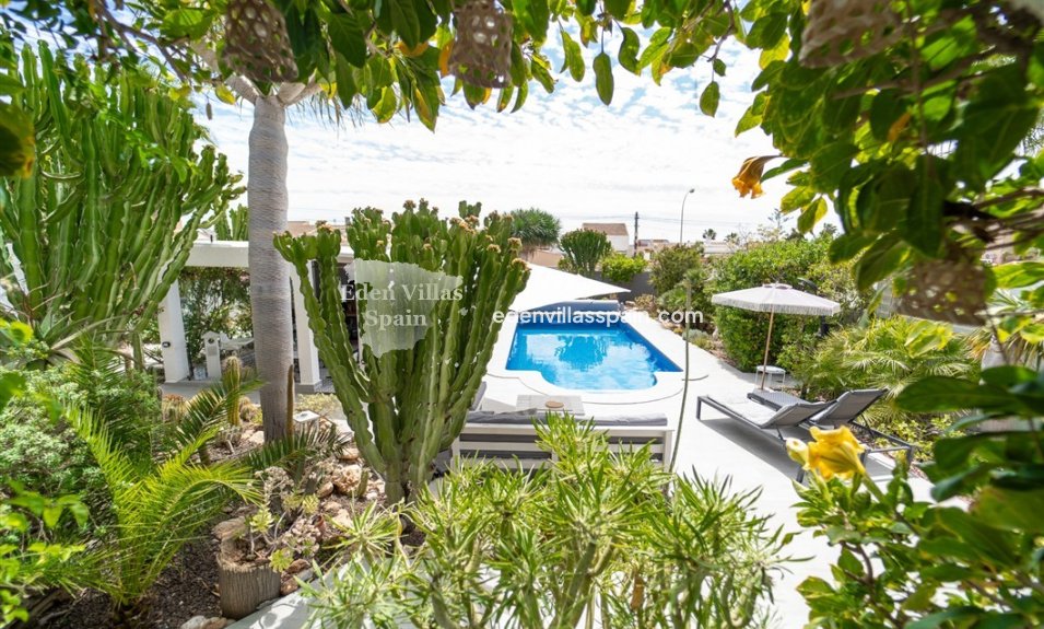 Resale - Urbanisation detached Villa - Torrevieja