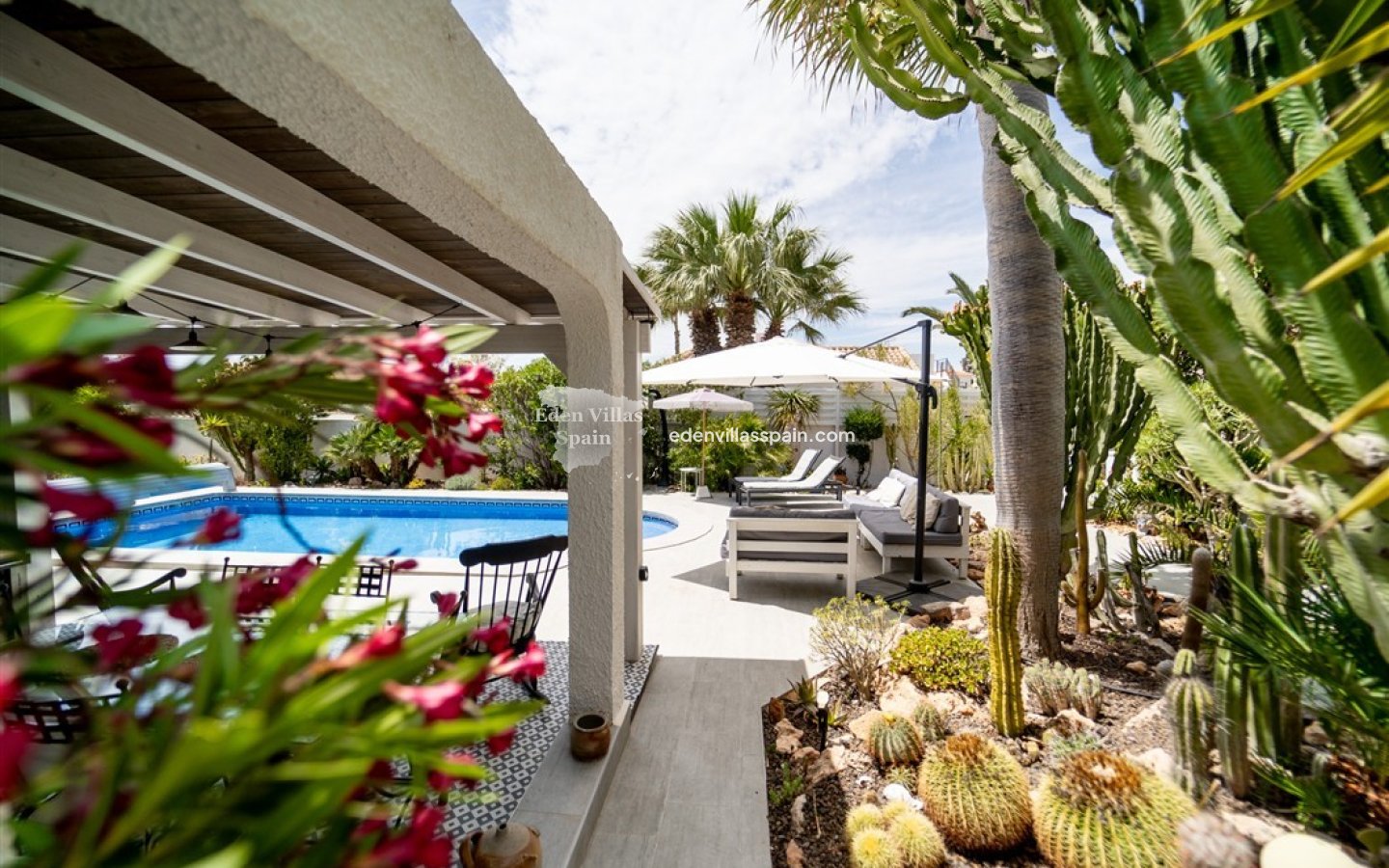 Resale - Urbanisation detached Villa - Torrevieja