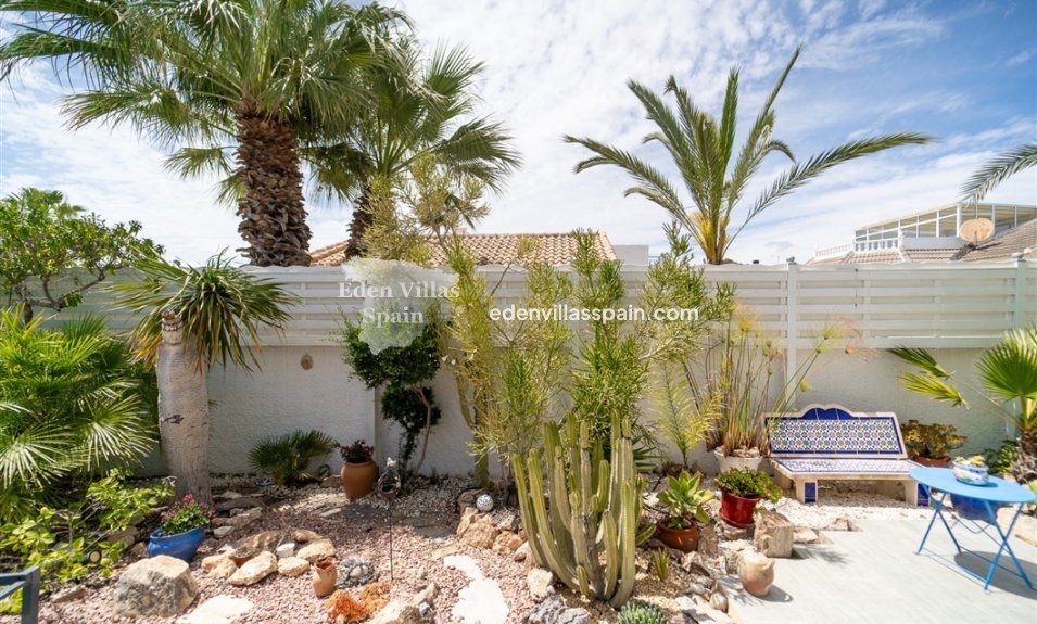 Resale - Urbanisation detached Villa - Torrevieja