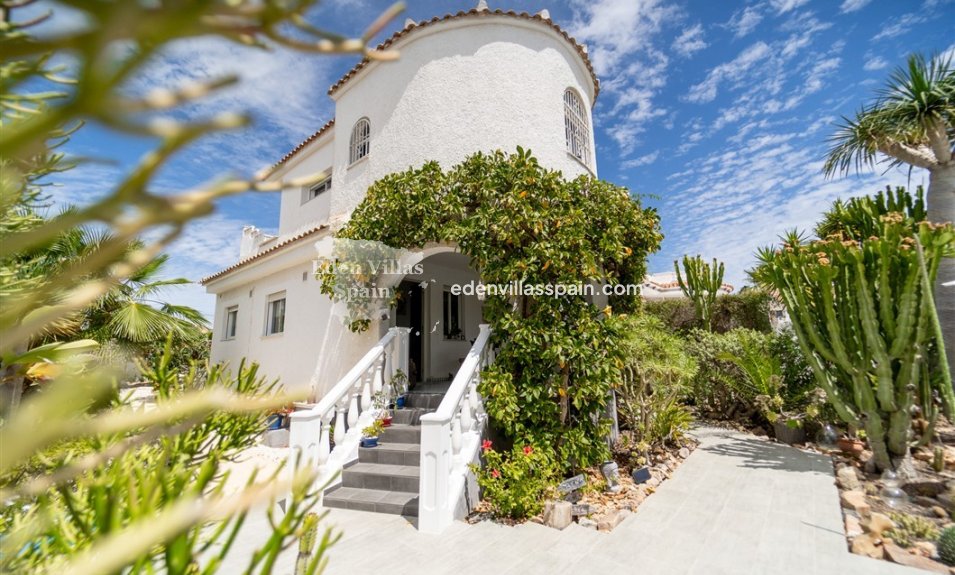 Resale - Urbanisation detached Villa - Torrevieja