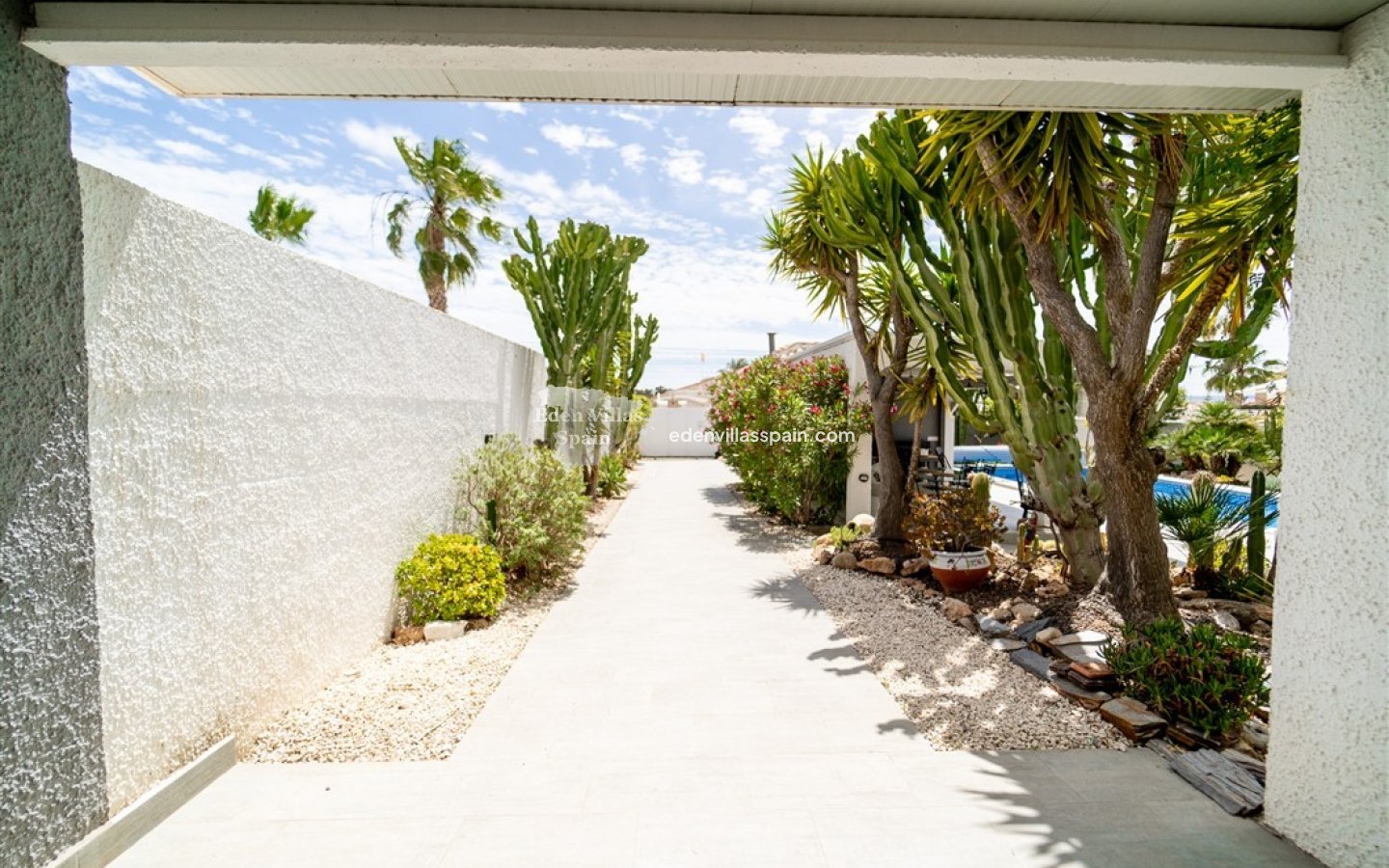 Resale - Urbanisation detached Villa - Torrevieja