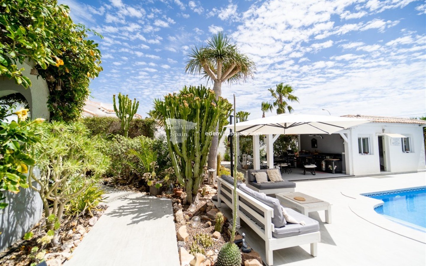 Resale - Urbanisation detached Villa - Torrevieja