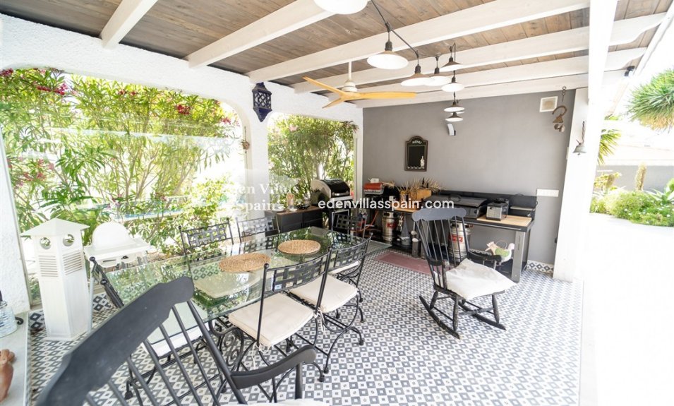 Resale - Urbanisation detached Villa - Torrevieja