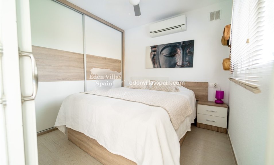 Resale - Urbanisation detached Villa - Torrevieja