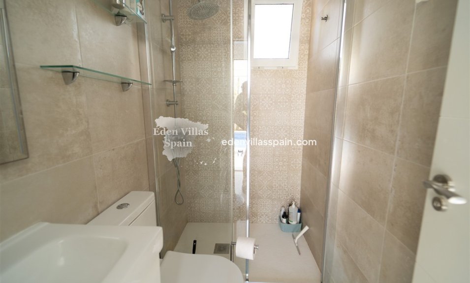 Resale - Urbanisation detached Villa - Torrevieja