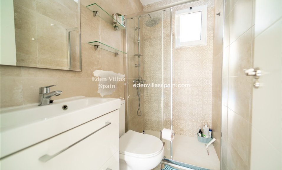 Resale - Urbanisation detached Villa - Torrevieja