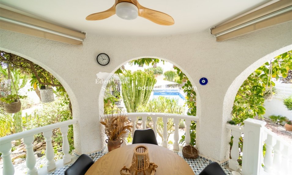 Resale - Urbanisation detached Villa - Torrevieja