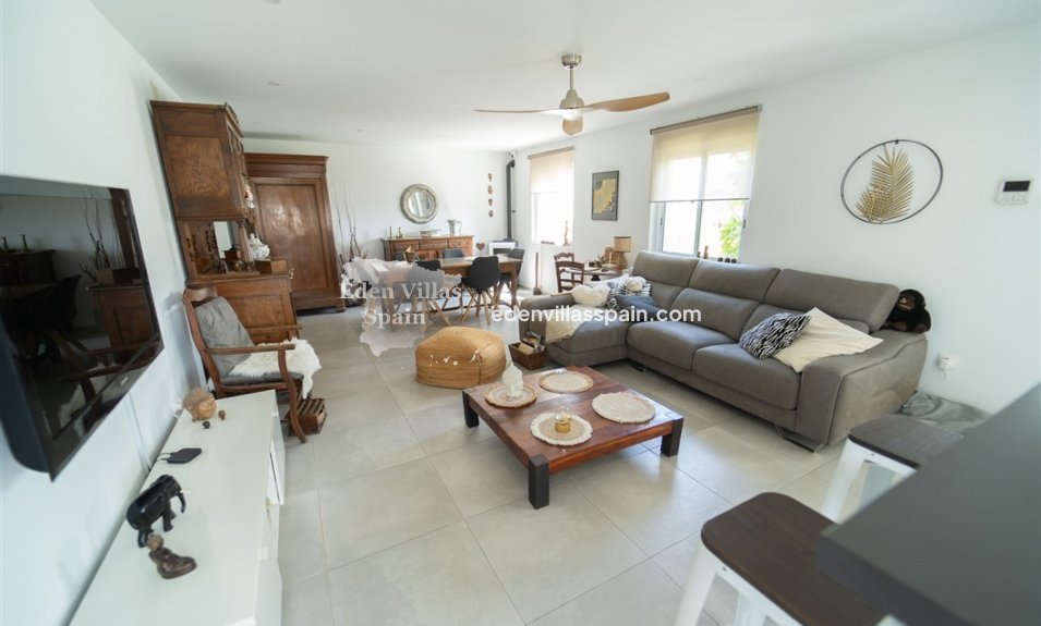 Resale - Urbanisation detached Villa - Torrevieja