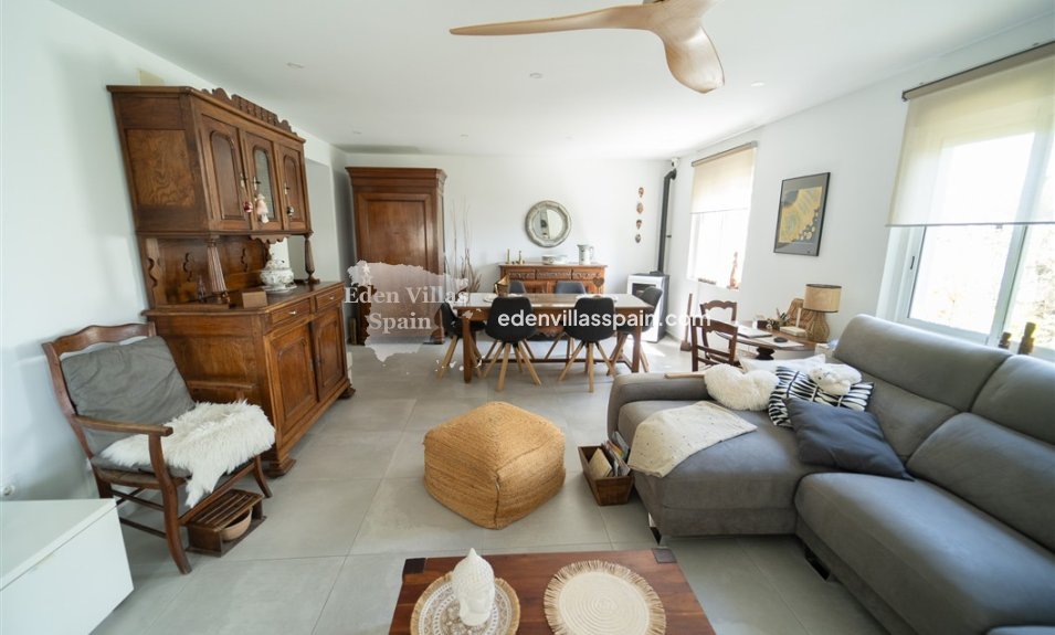 Resale - Urbanisation detached Villa - Torrevieja