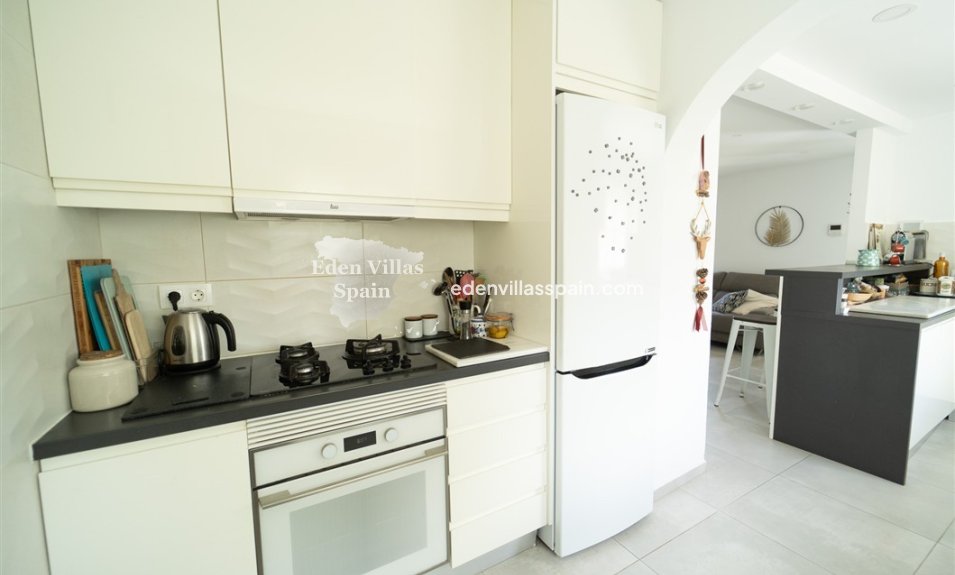 Resale - Urbanisation detached Villa - Torrevieja