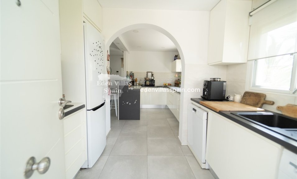 Resale - Urbanisation detached Villa - Torrevieja