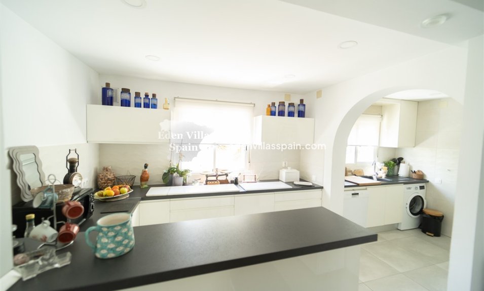 Resale - Urbanisation detached Villa - Torrevieja