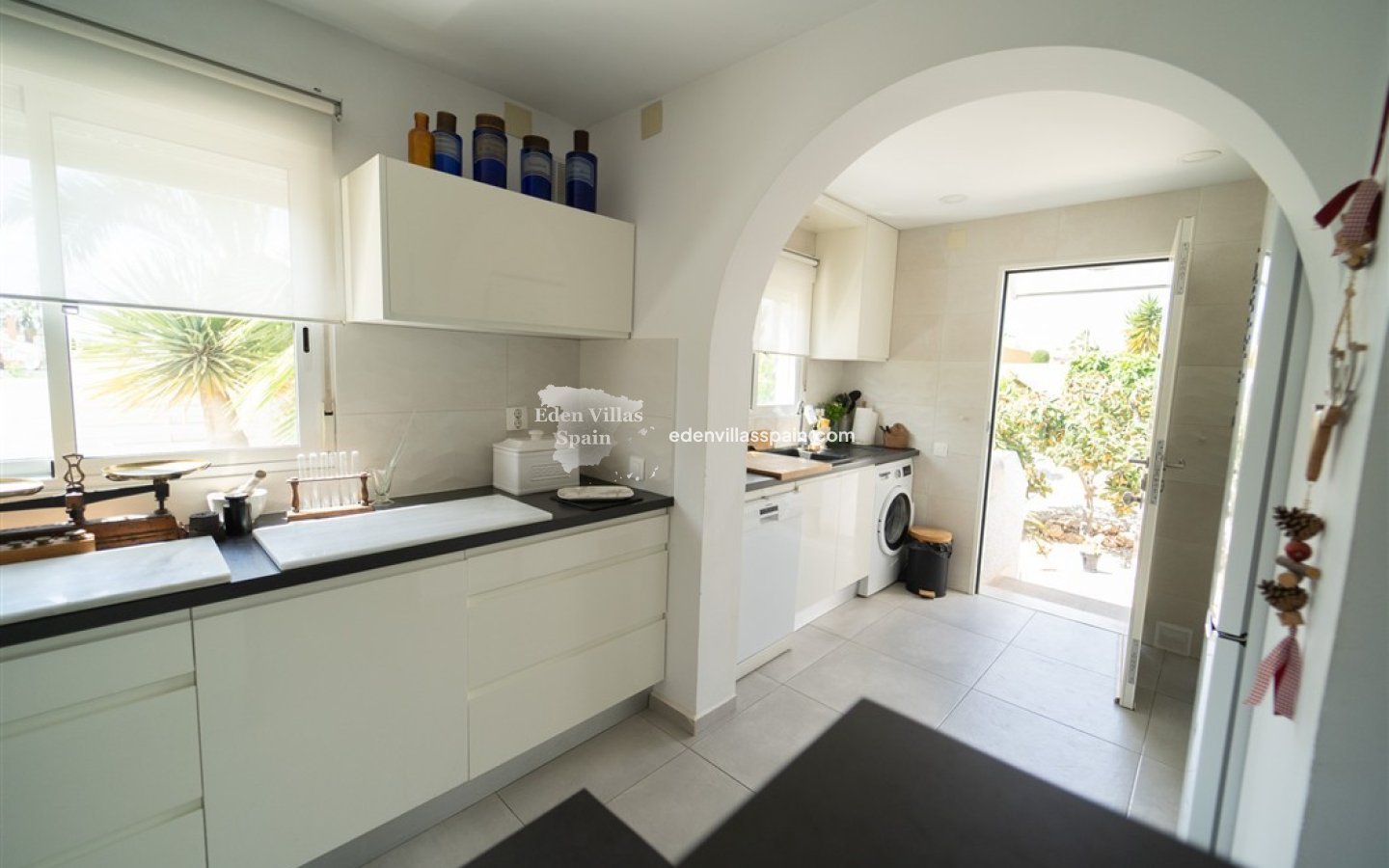 Resale - Urbanisation detached Villa - Torrevieja