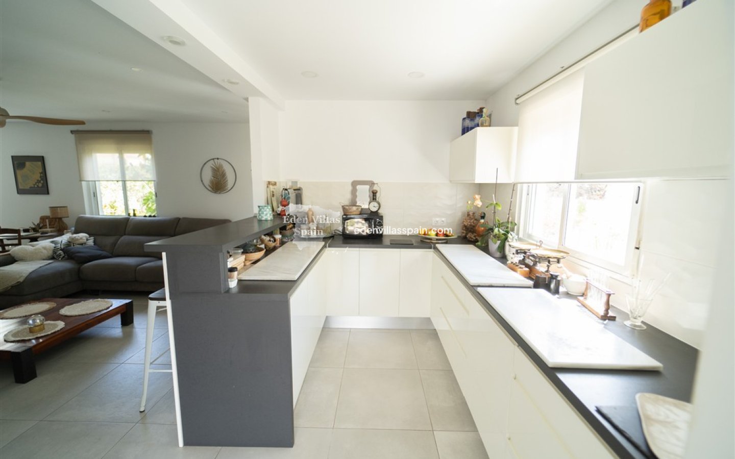 Resale - Urbanisation detached Villa - Torrevieja