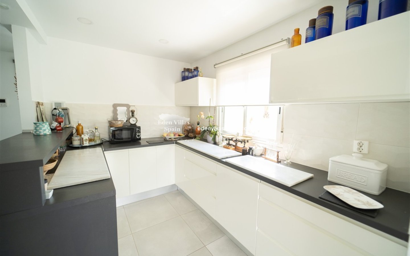 Resale - Urbanisation detached Villa - Torrevieja