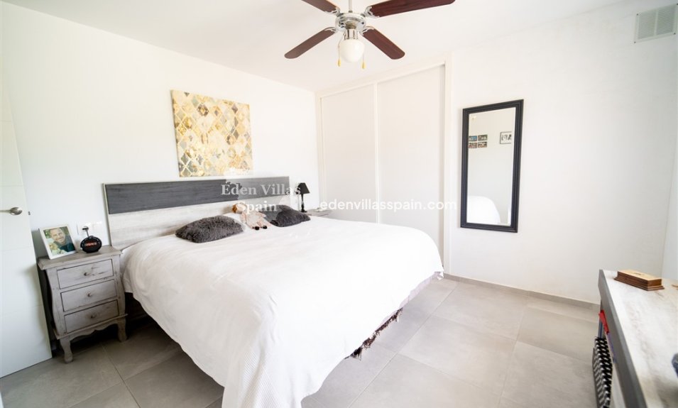 Resale - Urbanisation detached Villa - Torrevieja