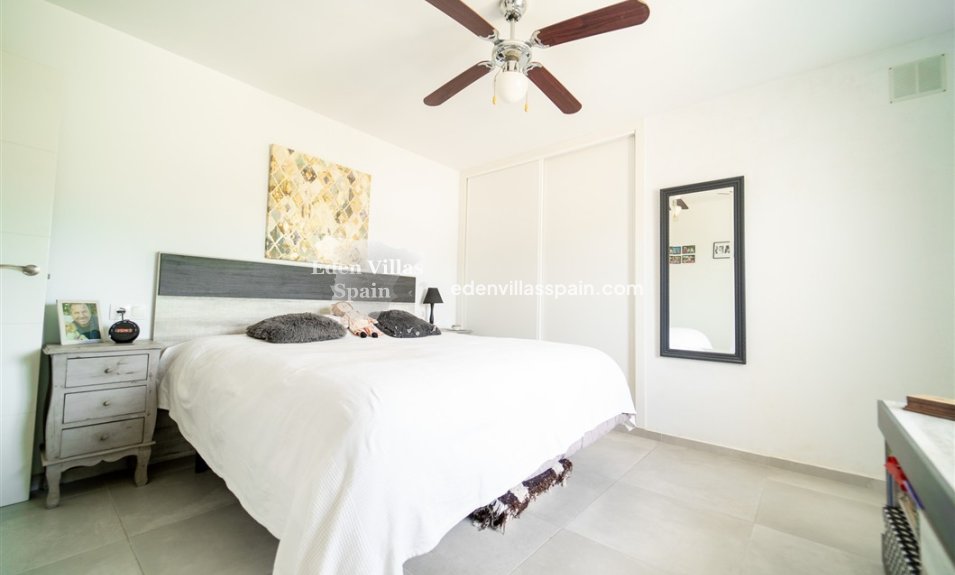 Resale - Urbanisation detached Villa - Torrevieja