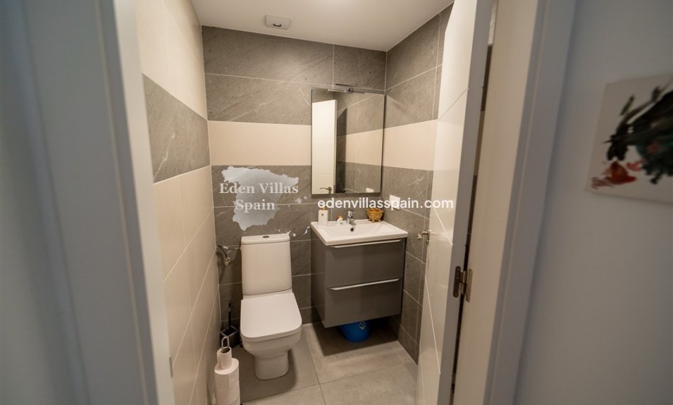 Resale - Urbanisation detached Villa - Torrevieja