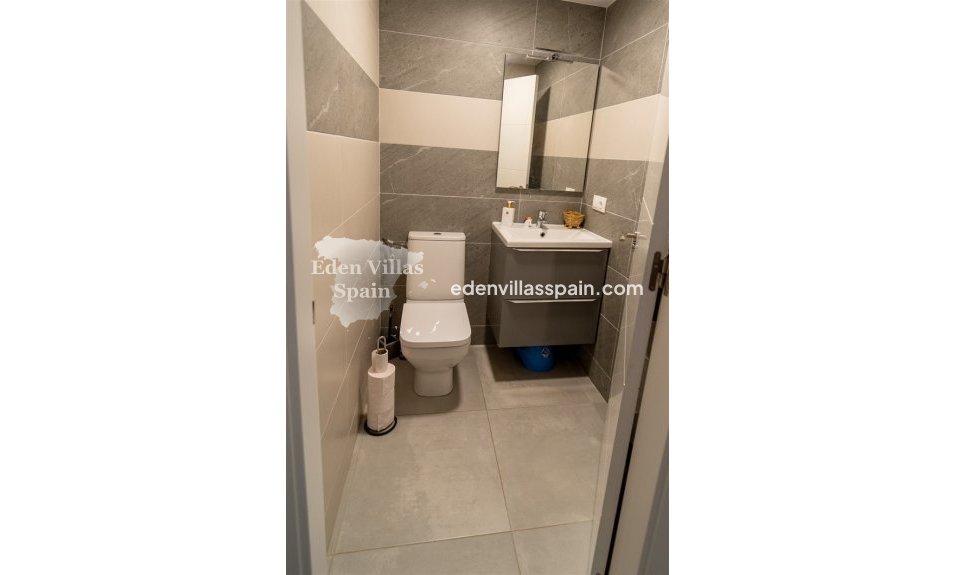 Resale - Urbanisation detached Villa - Torrevieja