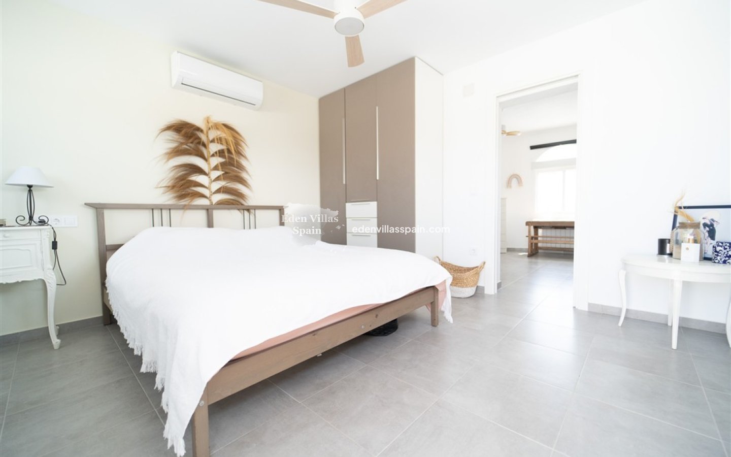 Resale - Urbanisation detached Villa - Torrevieja