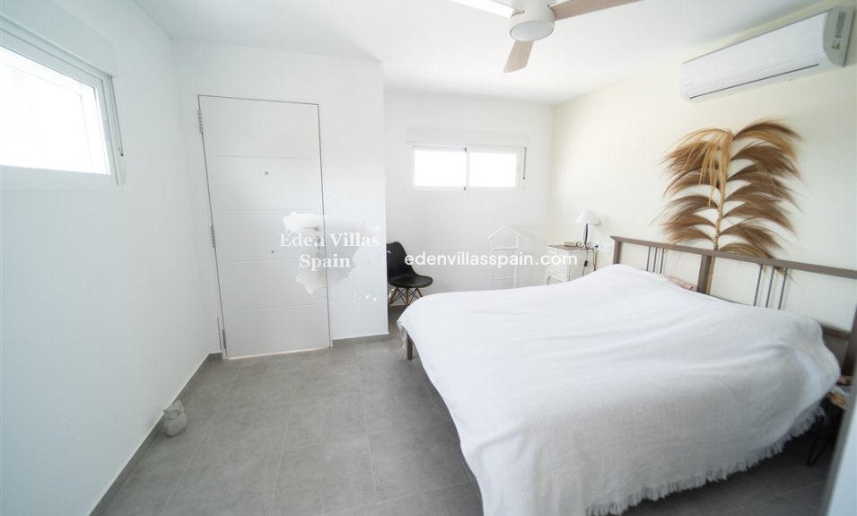 Resale - Urbanisation detached Villa - Torrevieja