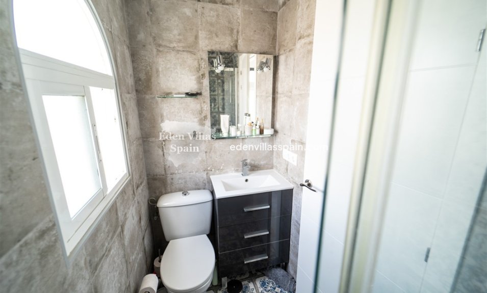 Resale - Urbanisation detached Villa - Torrevieja