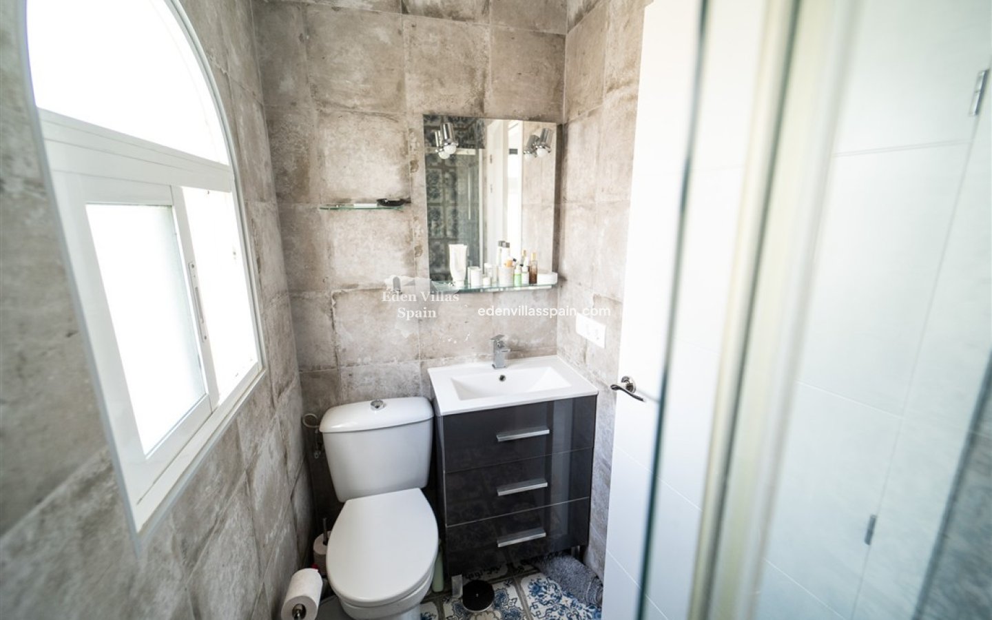 Resale - Urbanisation detached Villa - Torrevieja