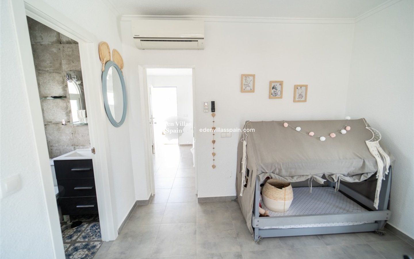 Resale - Urbanisation detached Villa - Torrevieja