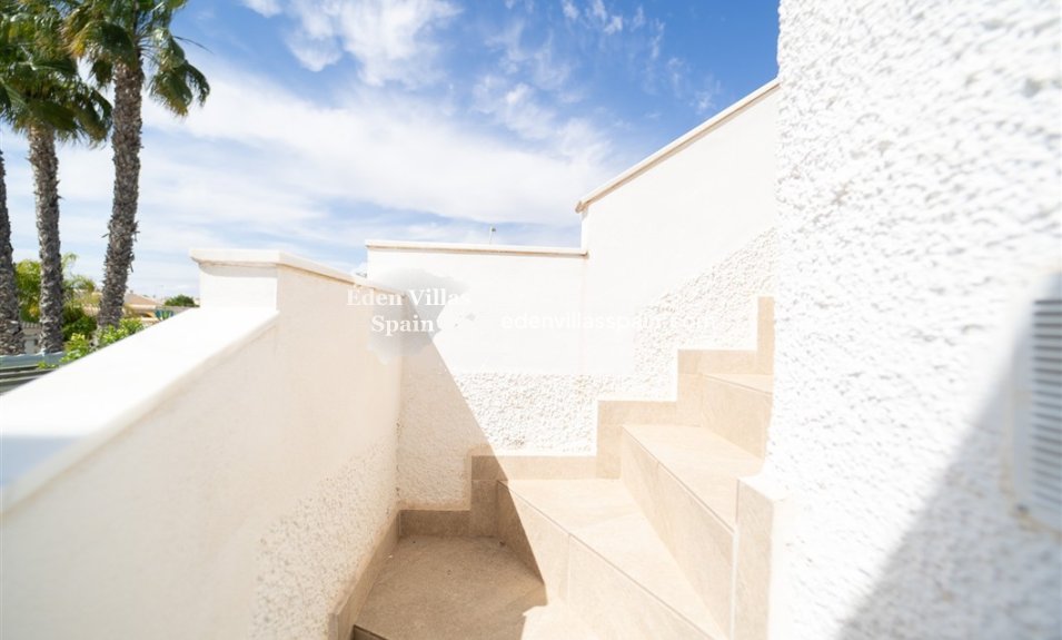 Resale - Urbanisation detached Villa - Torrevieja