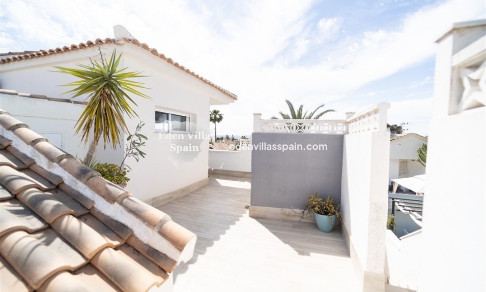 Resale - Urbanisation detached Villa - Torrevieja
