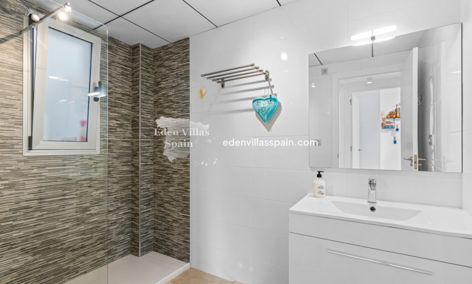 Revente - Appartement sur ​​la côte - Orihuela Costa