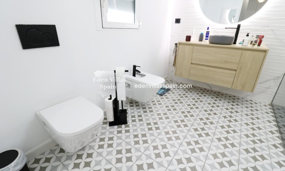 Revente - Maison de campagne - Santa Pola