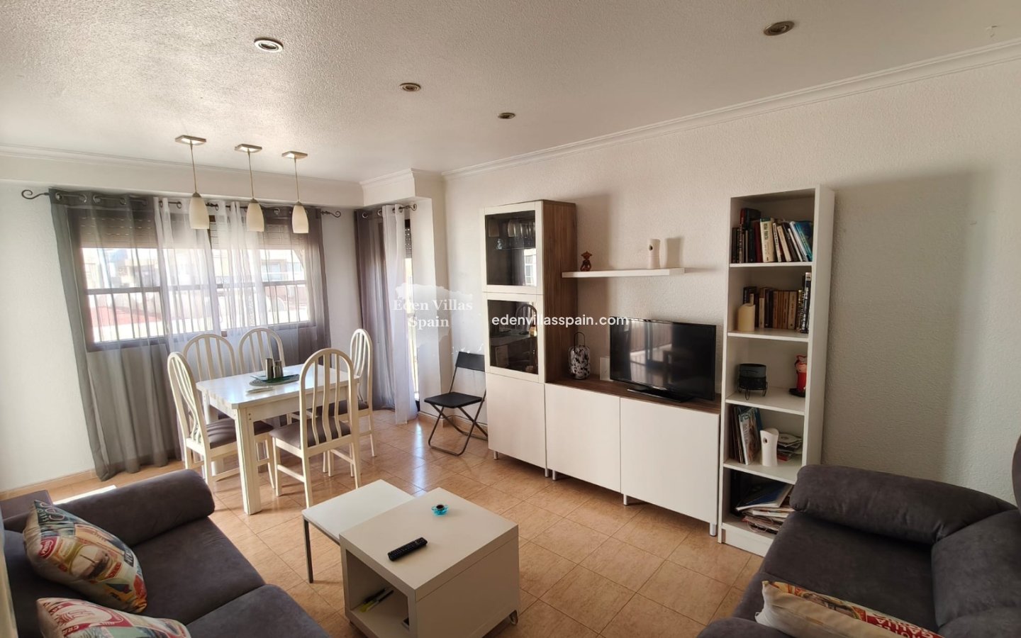 Segunda Mano - Apartamento en la costa - Santa Pola