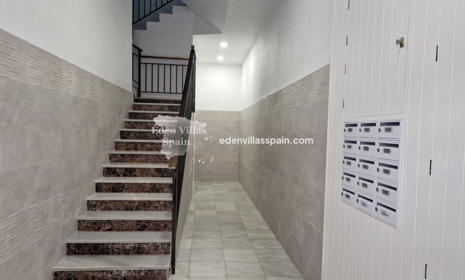 Segunda Mano - Apartamento en la costa - Santa Pola