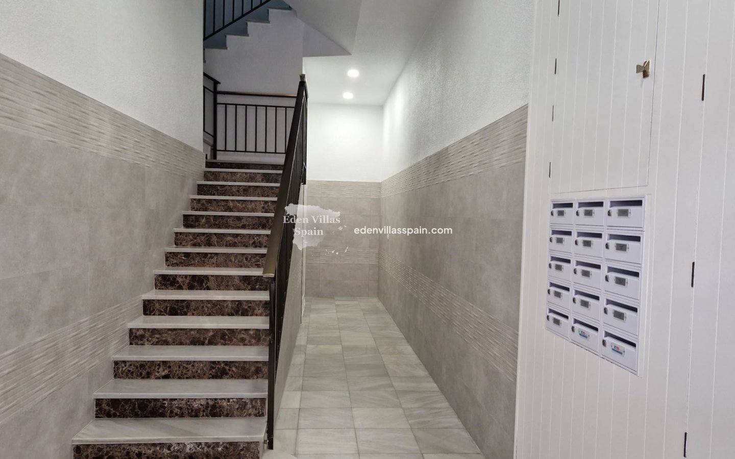 Segunda Mano - Apartamento en la costa - Santa Pola