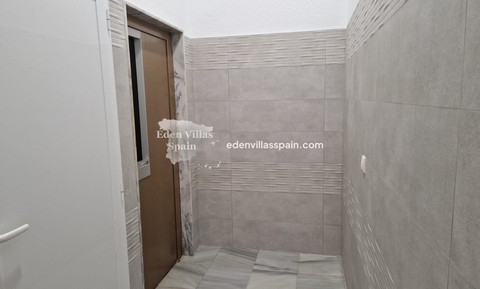 Segunda Mano - Apartamento en la costa - Santa Pola