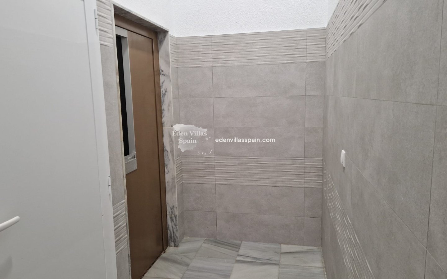 Segunda Mano - Apartamento en la costa - Santa Pola