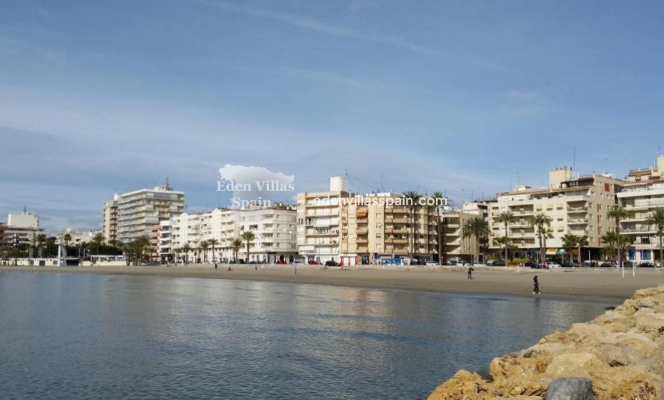 Segunda Mano - Apartamento en la costa - Santa Pola