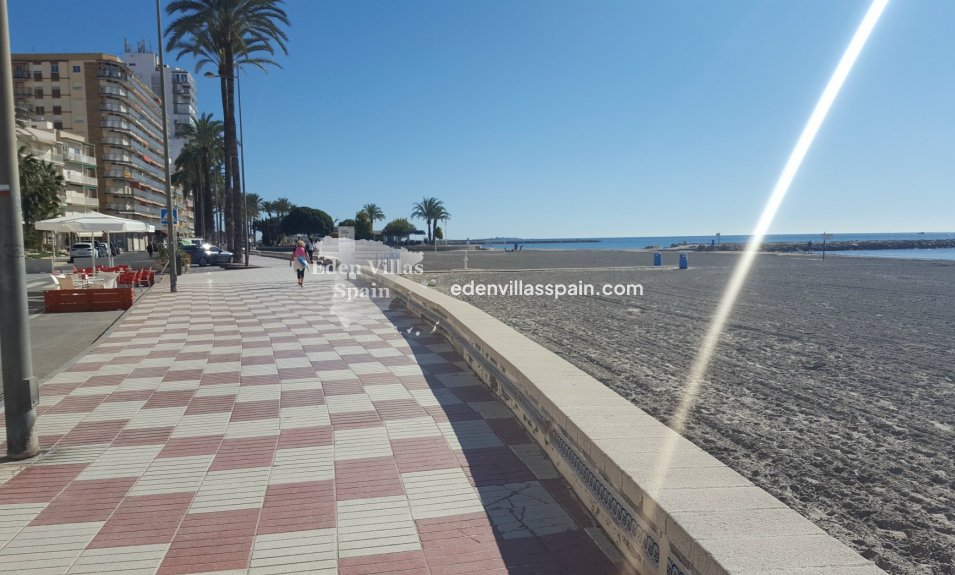 Segunda Mano - Apartamento en la costa - Santa Pola