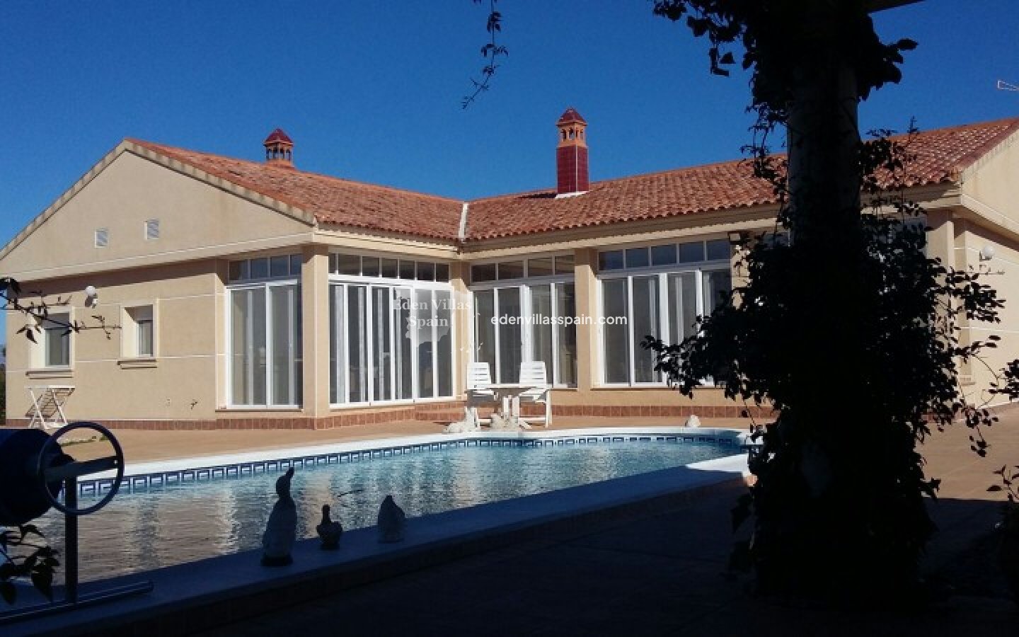 Segunda Mano - Casa de campo - Daya Nueva