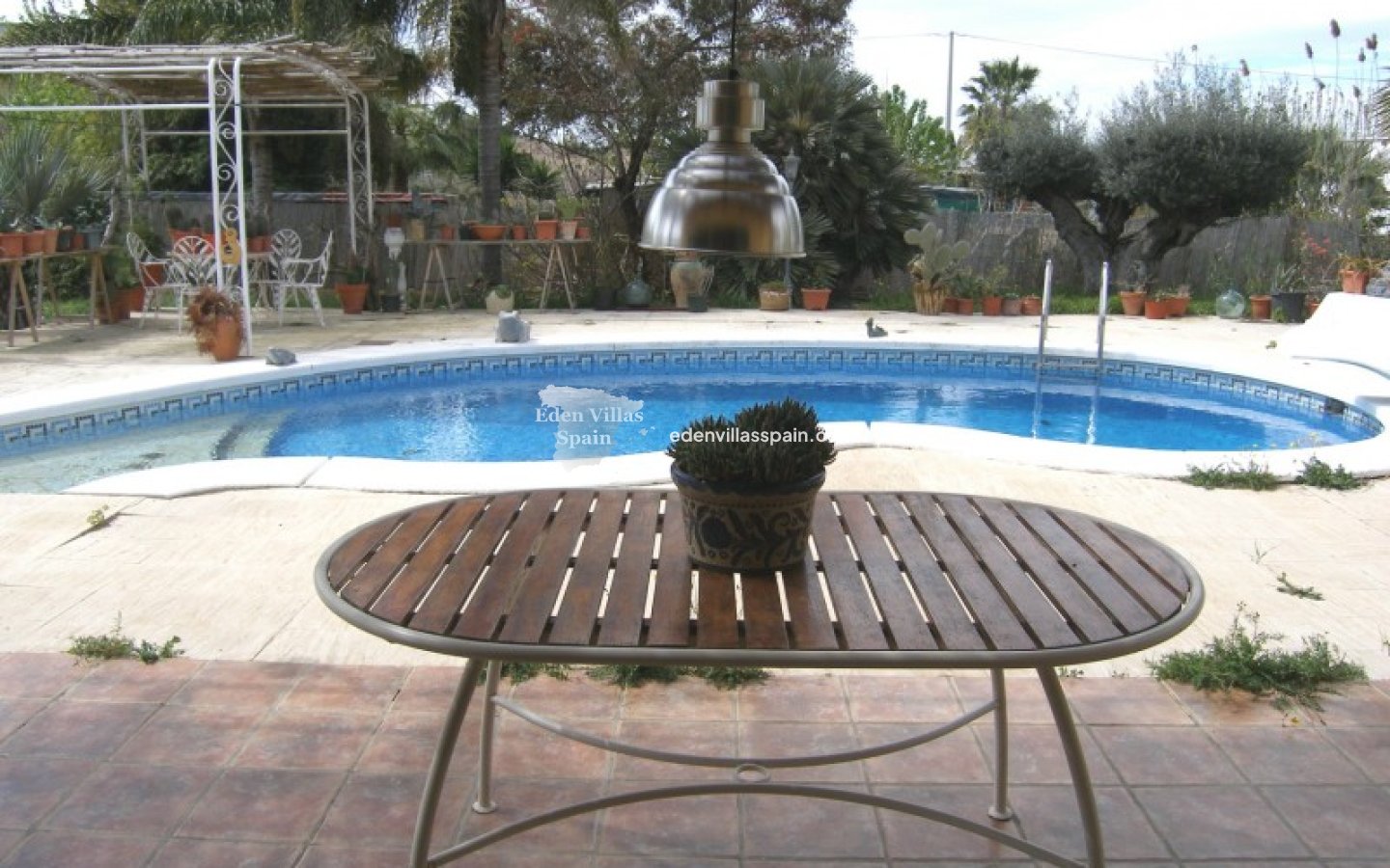 Segunda Mano - Casa de campo - Dolores