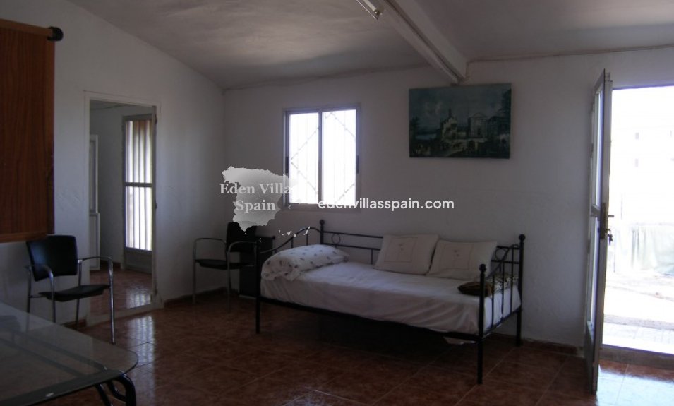 Segunda Mano - Casa de campo - Dolores