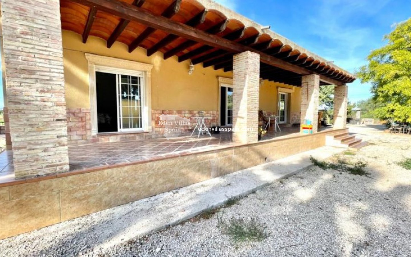 Segunda Mano - Casa de campo - Dolores