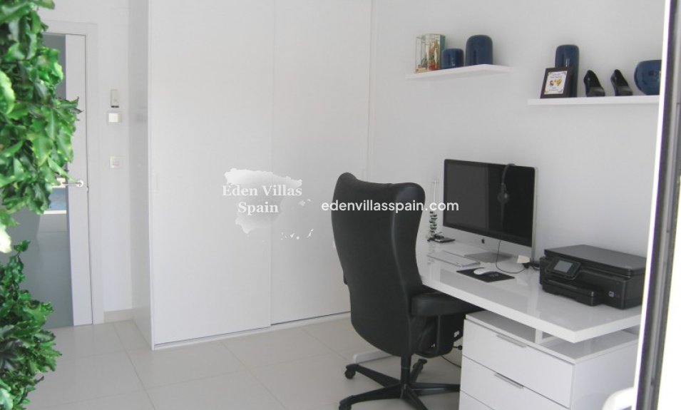 Segunda Mano - Villa costera - La Marina