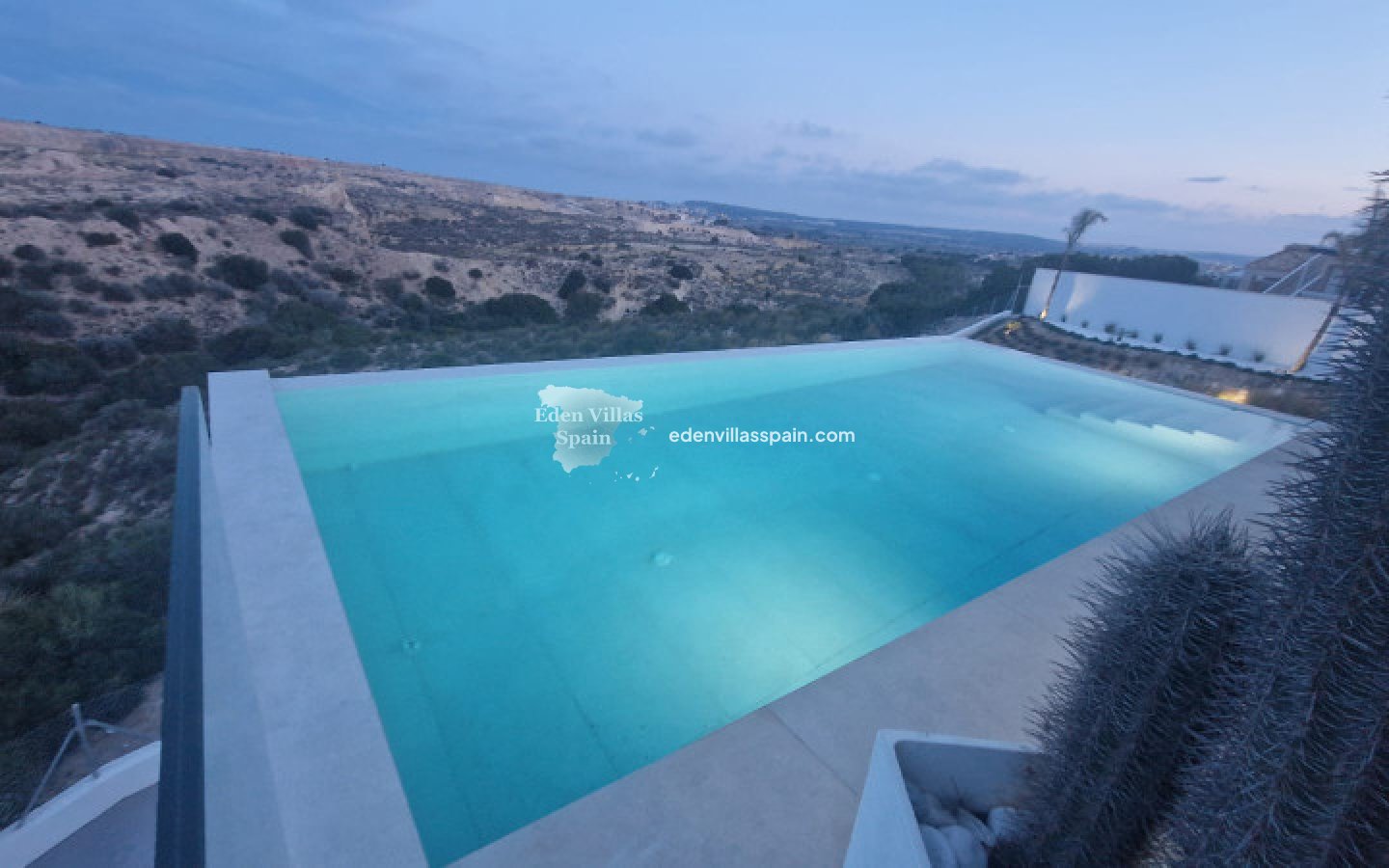 Segunda Mano - Villa costera - La Marina