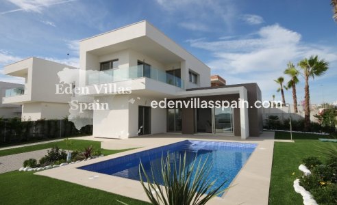 Villa a estrenar - Obra Nueva - Los Montesinos - Los Montesinos